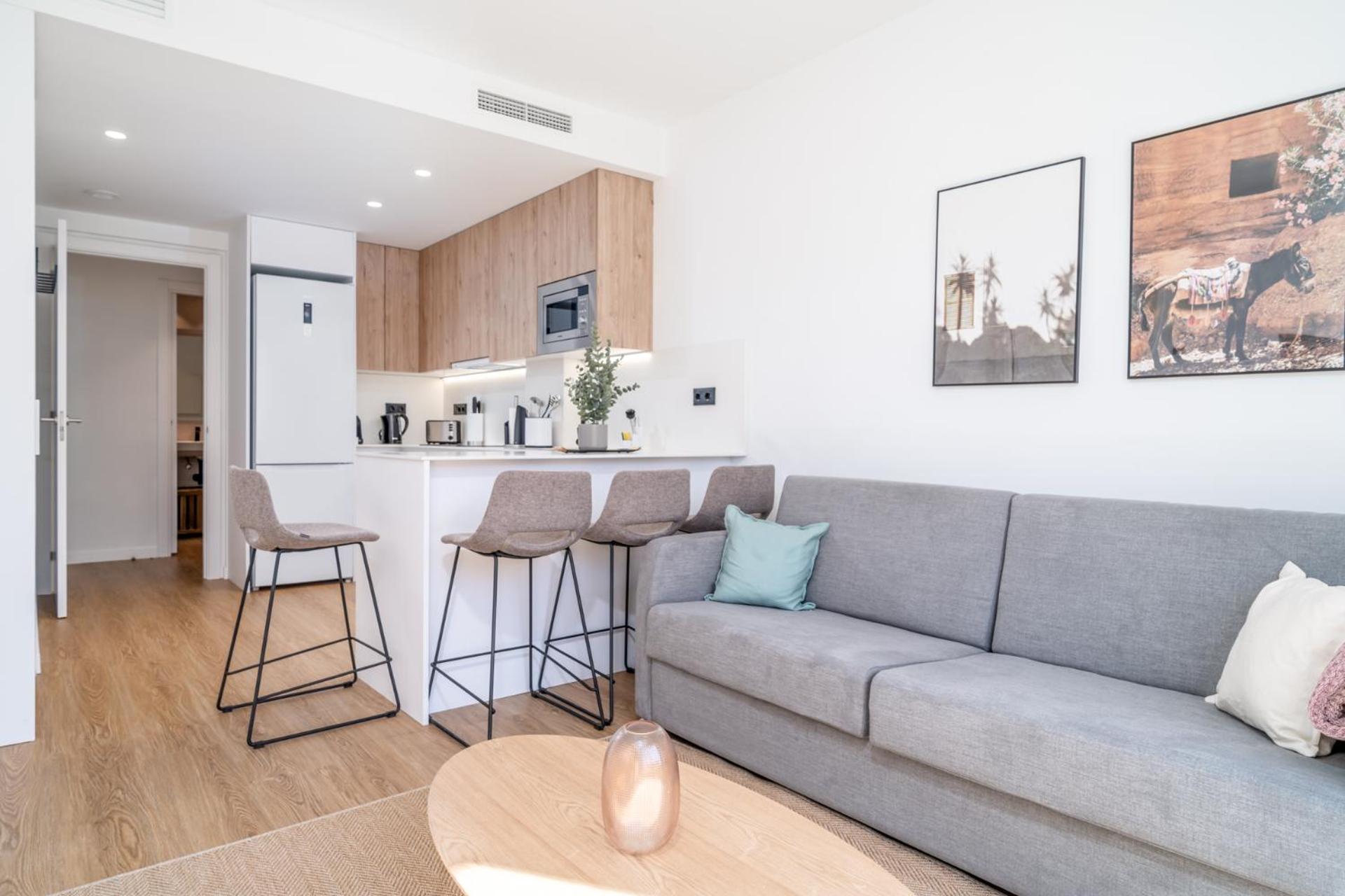 Limehome Barcelona Placa Pirineus L'Hospitalet de Llobregat Bagian luar foto